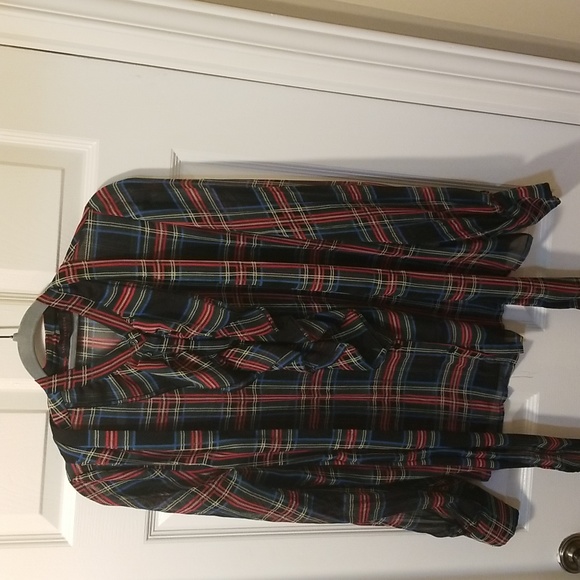 This year trend style blouse. - Picture 3 of 9